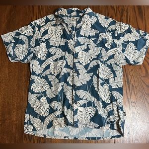 Howler Brothers button up size large
